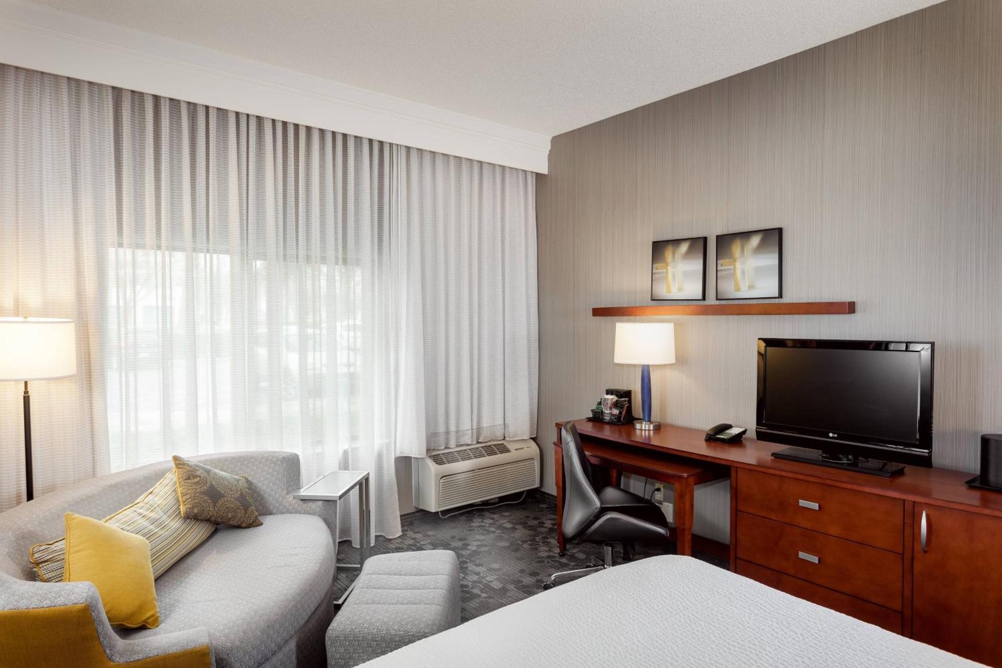 Courtyard By Marriott Stockton Ξενοδοχείο Εξωτερικό φωτογραφία