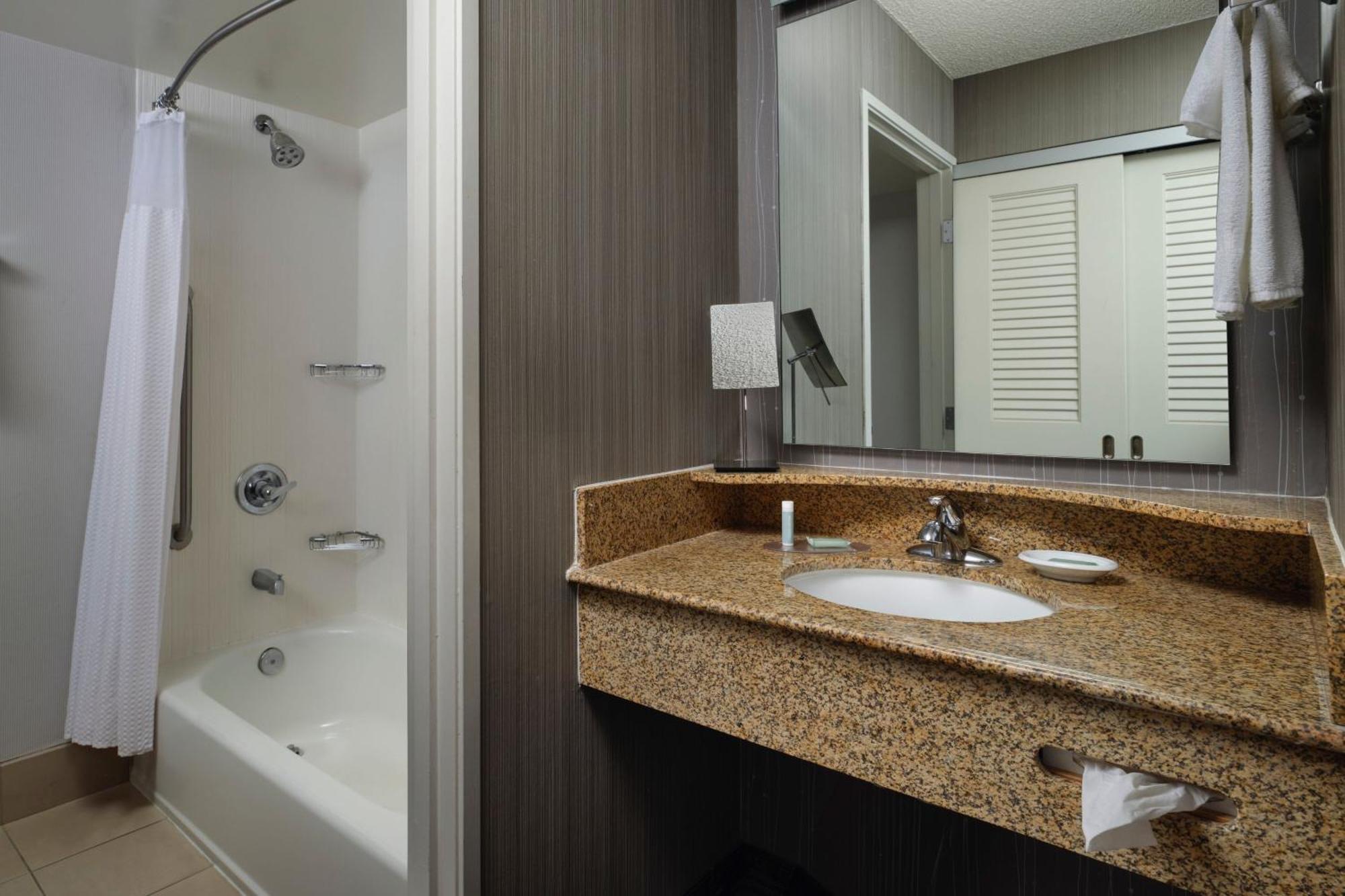 Courtyard By Marriott Stockton Ξενοδοχείο Εξωτερικό φωτογραφία